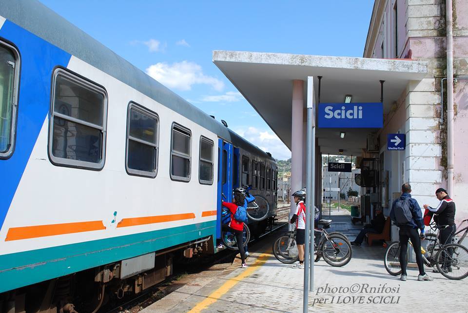 barocco line treno raggiungere Scicli