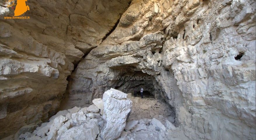 Grotta Maggiore di Scicli (foto Emanuele Caschetto)