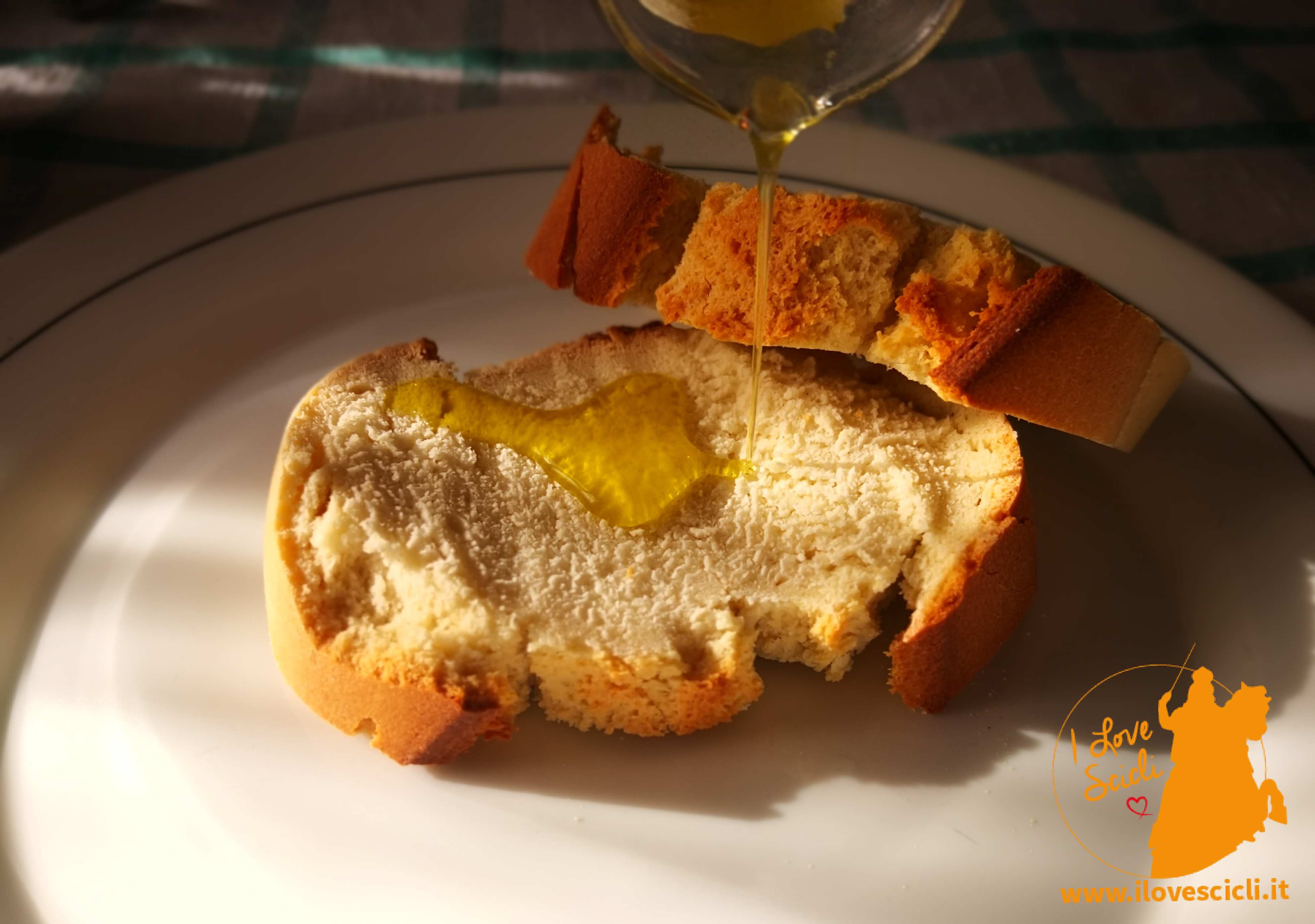 pane di casa e olio extra vergine di oliva